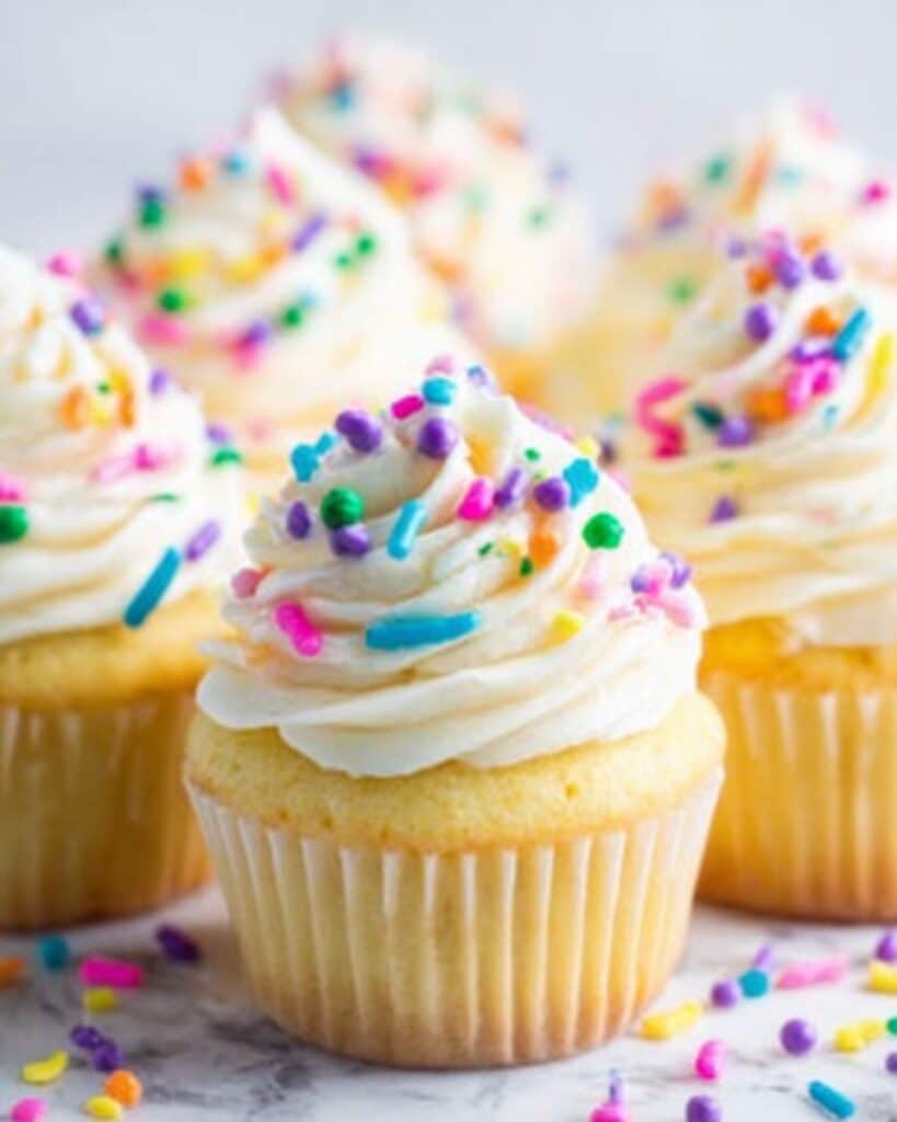 Easy Homemade Vanilla Cupcakes Recipe