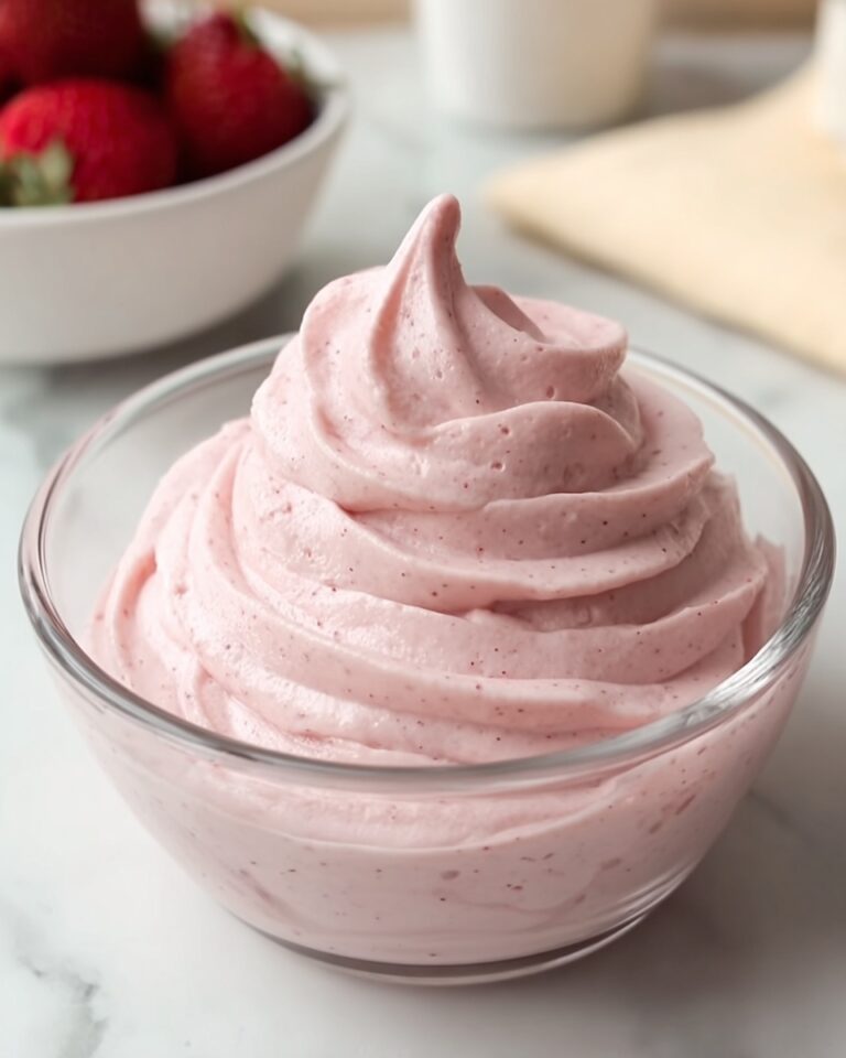 4-Ingredient Strawberry Mousse – So Light, So Dreamy! Recipe